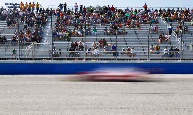 2014 ABC Supply Wisconsin 250 の観覧席には十分なスペース